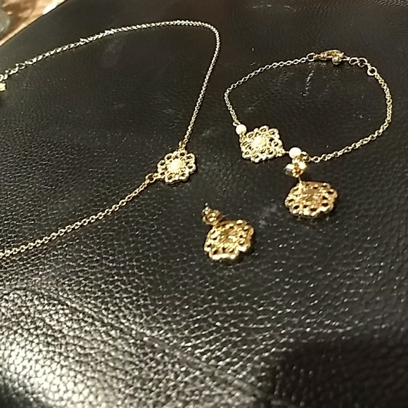 NEW🎁Avon Belle and Blush Filigree 3 Gift set - Picture 2 of 5